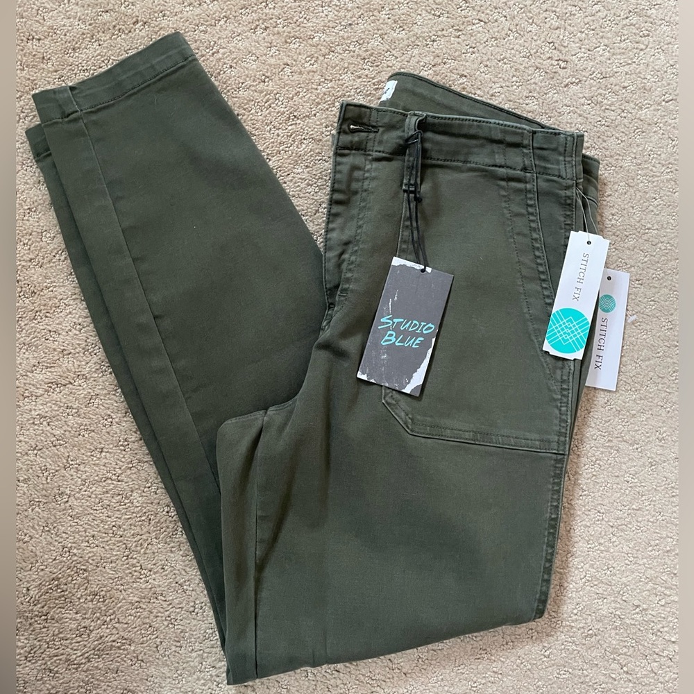 Cropped stretch straight pants